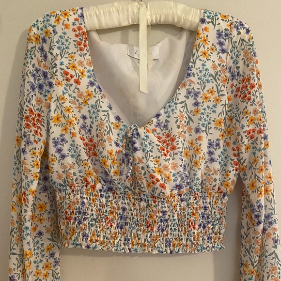 The Sydney Blouse in Faye Floral - Picture 3 of 5